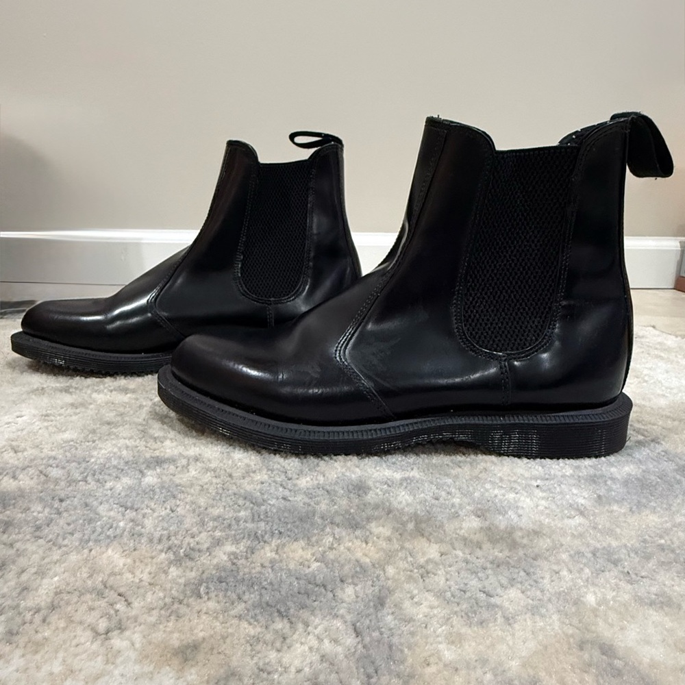 Dr. Martens Flora Smooth Chelsea Boots